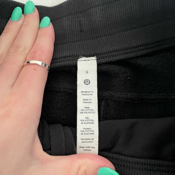 Lululemon scuba joggers - Picture 4 of 4